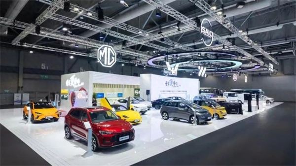 上汽用半年時間，展現(xiàn)出中國汽車“頭雁”的變革偉力