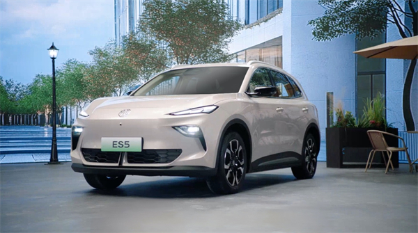 開創(chuàng)傳統(tǒng)車企先河，MG重新發(fā)布ES5，“領先一代、便宜一萬”重塑格局