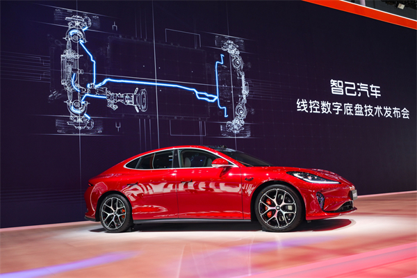 智己汽車發(fā)布線控數(shù)字底盤技術(shù)，今年下半年率先量產(chǎn)上車線控底盤 開啟“具身智能”新時代